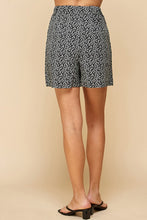 Load image into Gallery viewer, DITSY FLORAL ELASTIC SHORTS
