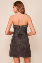 Load image into Gallery viewer, BLACK STRAPLESS DENIM DRESS
